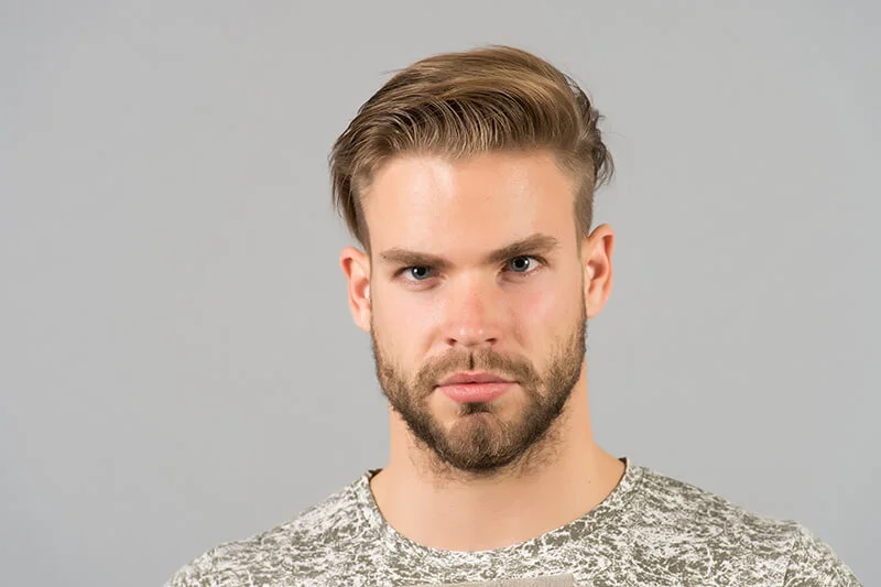 Bin ich zu jung für eine Haartransplantation?